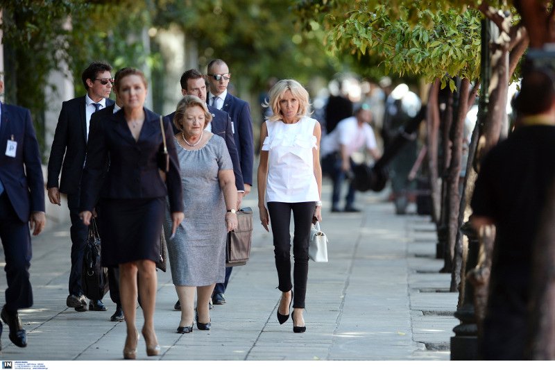 Η βαλίτσα γεμάτη Louis Vuitton της Μπριζίτ Μακρόν -Τα συνολάκια των 15.000 ευρώ που φόρεσε σε 24 ώρες στην Αθήνα [εικόνες] | iefimerida.gr 5