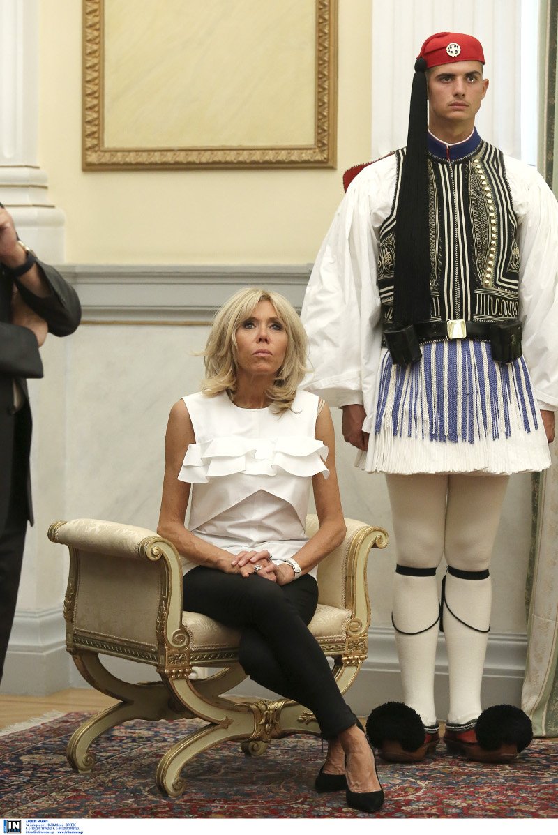 Τα 5 στοιχεία στο στιλ της Μπριζίτ Μακρόν που την κάνουν να ξεχωρίζει [εικόνες] | iefimerida.gr 2