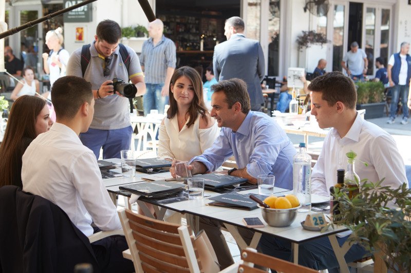 Οι βόλτες του Κυριάκου Μητσοτάκη στο κέντρο της Θεσσαλονίκης [εικόνες] | iefimerida.gr 12