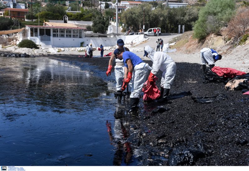 Πρόεδρος εταιρείας Τοξικολογίας: Σε 2 χρόνια θα καθαρίσει ο Σαρωνικός από το μαζούτ | iefimerida.gr 1