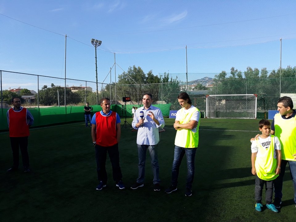 Ρεπόρτερ, αθλήτριες και VIP φίλοι ΑΕΚ και Ολυμπιακού έπαιξαν το δικό τους ντέρμπι με την υπογραφή της Nova [εικόνες] | iefimerida.gr 8