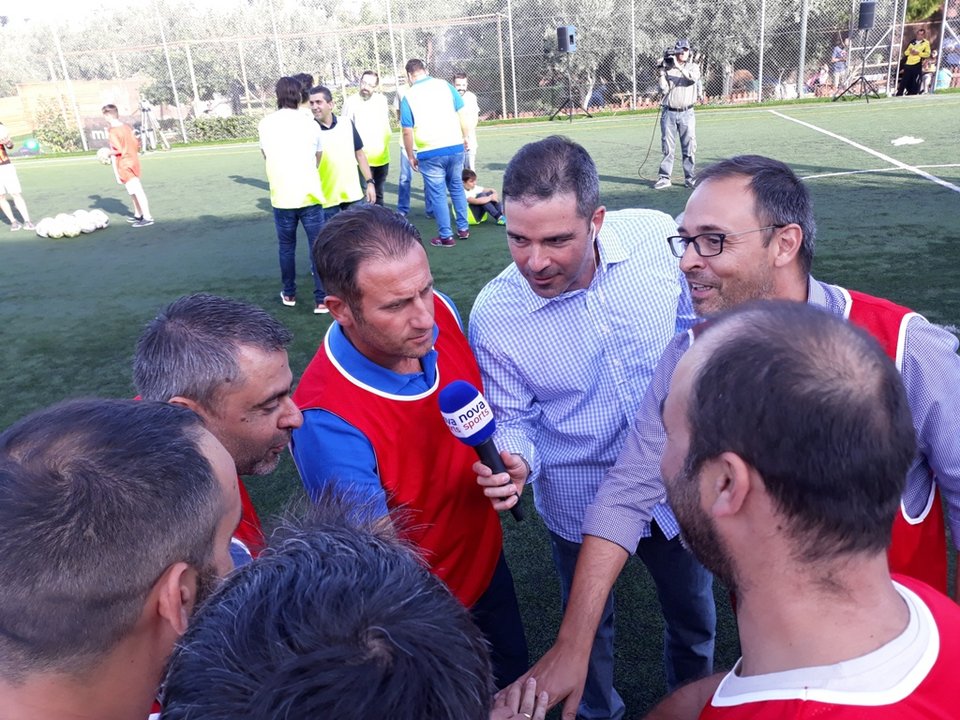 Ρεπόρτερ, αθλήτριες και VIP φίλοι ΑΕΚ και Ολυμπιακού έπαιξαν το δικό τους ντέρμπι με την υπογραφή της Nova [εικόνες] | iefimerida.gr 9