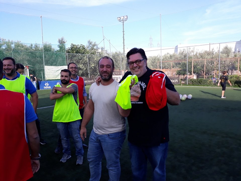 Ρεπόρτερ, αθλήτριες και VIP φίλοι ΑΕΚ και Ολυμπιακού έπαιξαν το δικό τους ντέρμπι με την υπογραφή της Nova [εικόνες] | iefimerida.gr 5