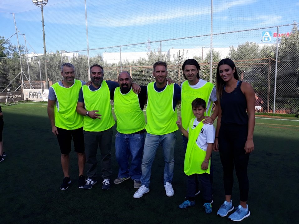 Ρεπόρτερ, αθλήτριες και VIP φίλοι ΑΕΚ και Ολυμπιακού έπαιξαν το δικό τους ντέρμπι με την υπογραφή της Nova [εικόνες] | iefimerida.gr 6