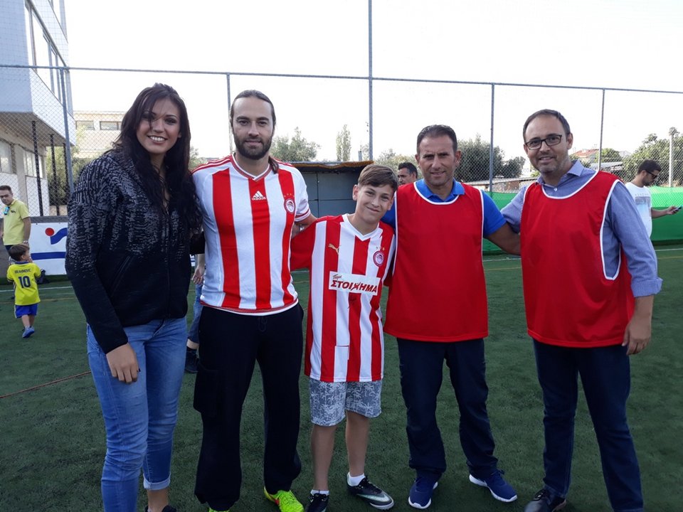 Ρεπόρτερ, αθλήτριες και VIP φίλοι ΑΕΚ και Ολυμπιακού έπαιξαν το δικό τους ντέρμπι με την υπογραφή της Nova [εικόνες] | iefimerida.gr 7