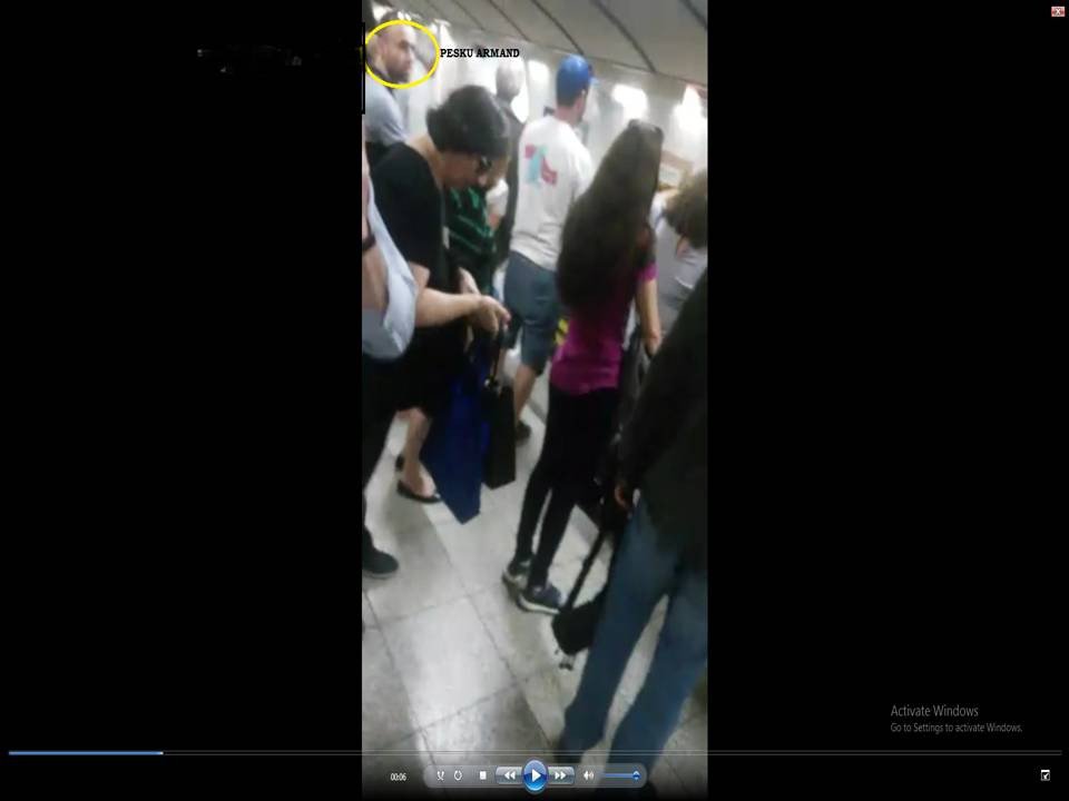 Καρέ-καρέ η δράση των πορτοφολάδων στο μετρό -Αρχηγός μία 36χρονη από την Αλβανία [εικόνες]  | iefimerida.gr 0