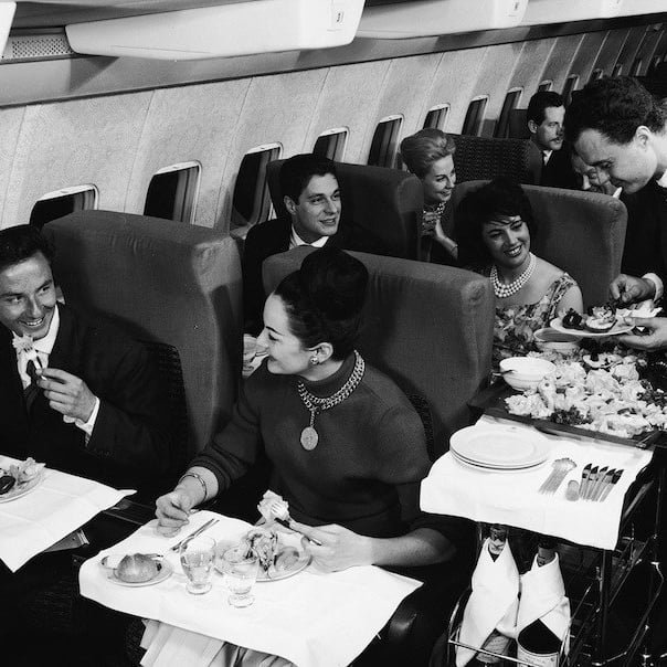 Παλιά το ταξίδι με αεροπλάνο ήταν πραγματική χλιδή [εικόνες] | iefimerida.gr 7