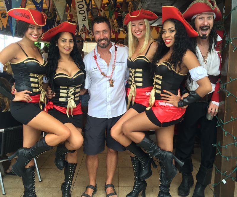 Αγιος Μαρτίνος: Η γαλλο-ολλανδική «Μύκονος» που καταστράφηκε από τον τυφώνα Ιρμα -Πώς χωρίστηκε στη μέση, γιατί έχει ευρώ [εικόνες]  | iefimerida.gr 6