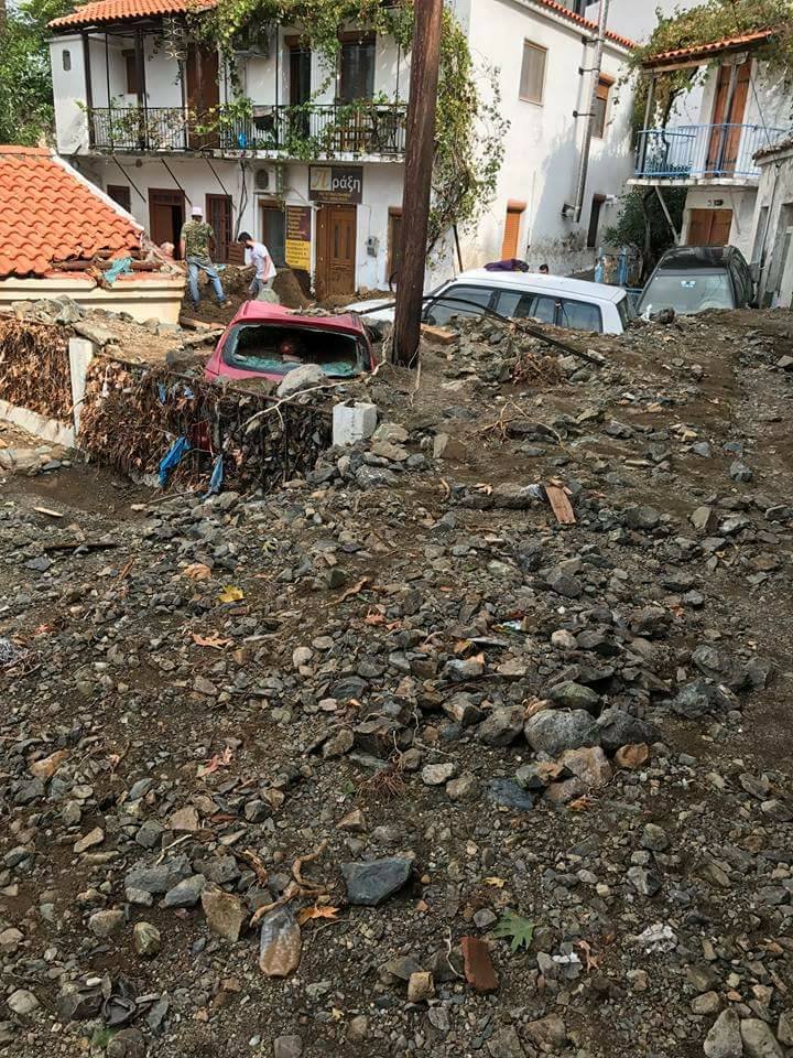 Σε κατάσταση έκτακτης ανάγκης η Σαμοθράκη -«Θάφτηκε» στη λάσπη | iefimerida.gr 1