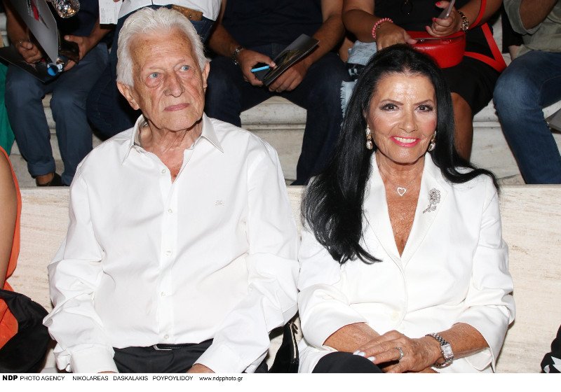 Με τον συνοδό της στο Ηρώδειο η Ζωζώ Σαπουντζάκη [εικόνες] | iefimerida.gr 0