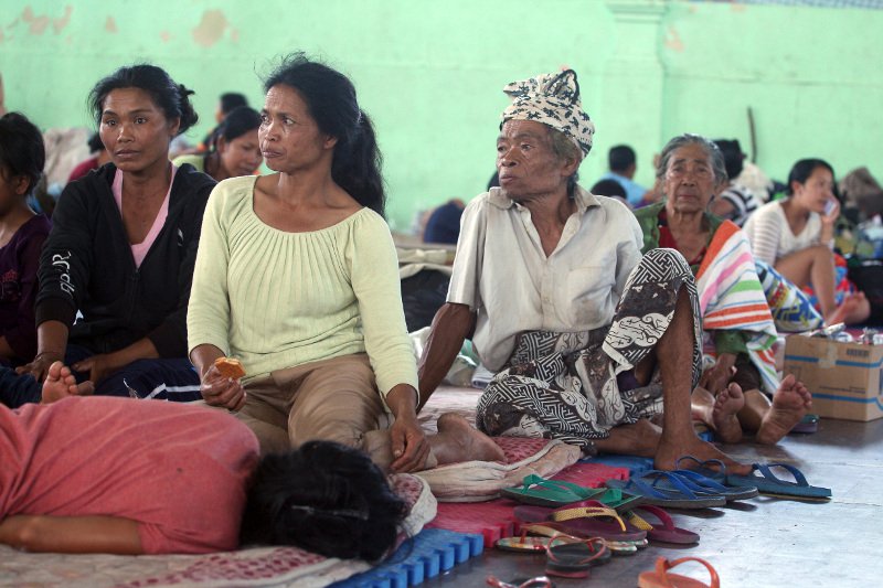 Συναγερμός στο Μπαλί: Απομακρύνουν άρον-άρον κατοίκους και τουρίστες για το φόβο έκρηξης ηφαιστείου [εικόνες & βίντεο]  | iefimerida.gr 1