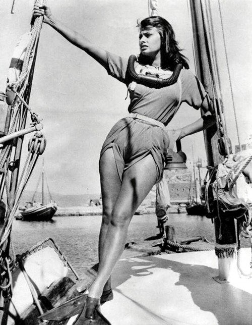 Οταν η Σοφία Λόρεν έγινε παγκόσμιο σύμβολο του σεξ -Με το βρεγμένο κολλητό φόρεμα στην Υδρα [εικόνες & βίντεο] | iefimerida.gr 1