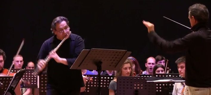 Ακούστε τον σολίστ που ασελγούσε σε μαθήτριές του να παίζει φλάουτο [εικόνες & βίντεο] | iefimerida.gr 0