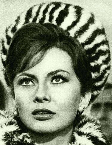 Πριγκίπισσα Σοράγια -Γιατί την έδιωξε ο Σάχης σε ηλικία 26 ετών [εικόνες] | iefimerida.gr 13