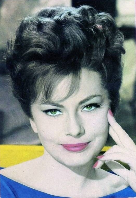 Πριγκίπισσα Σοράγια -Γιατί την έδιωξε ο Σάχης σε ηλικία 26 ετών [εικόνες] | iefimerida.gr 15