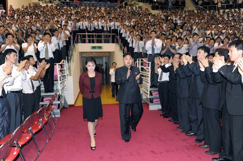 Ποια είναι η μυστηριώδης γυναίκα του Κιμ Γιονγκ Ουν, που εξαφανίζεται και εμφανίζεται ξαφνικά [εικόνες] | iefimerida.gr 4