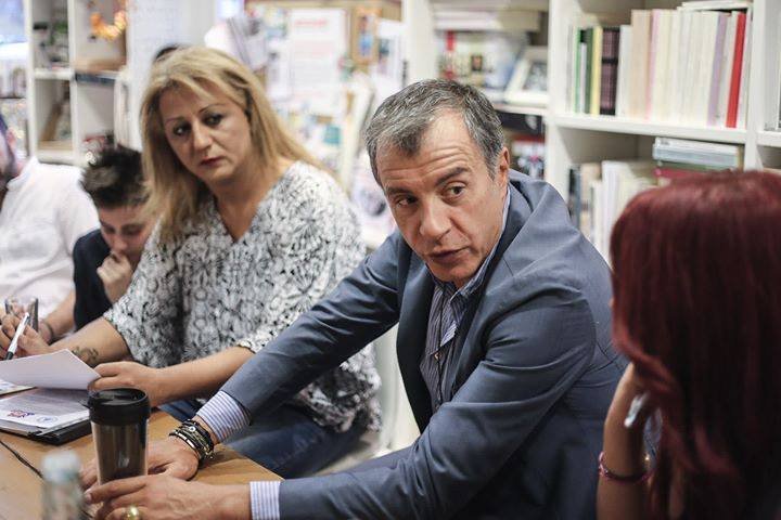 Συνάντηση του Σταύρου Θεοδωράκη με μέλη της ΛΟΑΤΚΙ κοινότητας- «Ειμαστε μαζί σας» [εικόνες] | iefimerida.gr 1