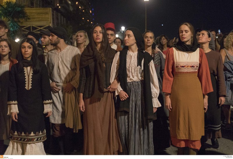 100 χρόνια από τη Μεγάλη Πυρκαγιά της Θεσσαλονίκης: Θέαμα με καπνούς, φλόγες και κοστούμια [εικόνες & βίντεο] | iefimerida.gr 3