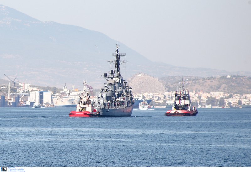 Το «Βέλος» πλέει ξανά -Το αντιτορπιλικό που αψήφησε τη χούντα μεταφέρθηκε στη Σαλαμίνα [εικόνες & βίντεο] | iefimerida.gr 1
