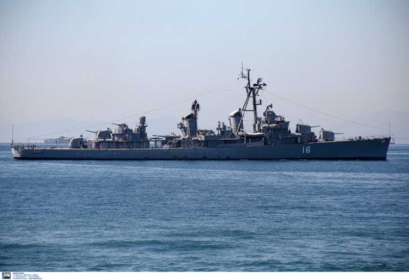 Το «Βέλος» πλέει ξανά -Το αντιτορπιλικό που αψήφησε τη χούντα μεταφέρθηκε στη Σαλαμίνα [εικόνες & βίντεο] | iefimerida.gr 3