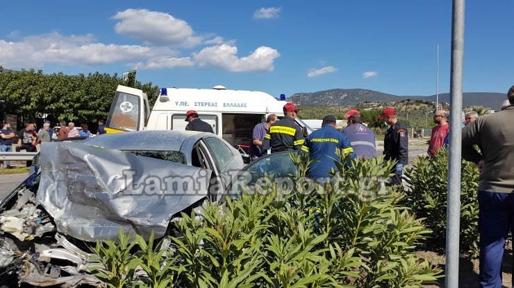 Σοκαριστικό τροχαίο στη Λαμία: Σκοτώθηκαν πατέρας, μάνα και γιος [εικόνες & βίντεο] | iefimerida.gr 3