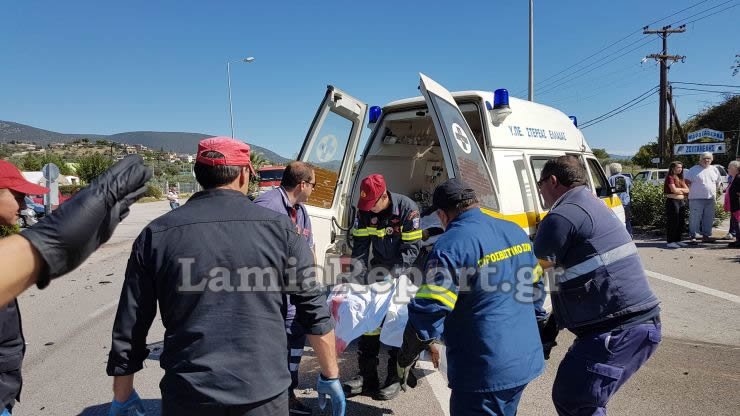 Σοκαριστικό τροχαίο στη Λαμία: Σκοτώθηκαν πατέρας, μάνα και γιος [εικόνες & βίντεο] | iefimerida.gr 0
