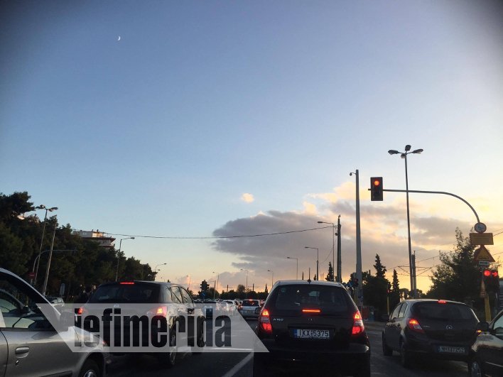 Ταλαιπωρία και μποτιλιάρισμα στους δρόμους της Αθήνας λόγω της απεργίας του Μετρό [εικόνες] | iefimerida.gr 2