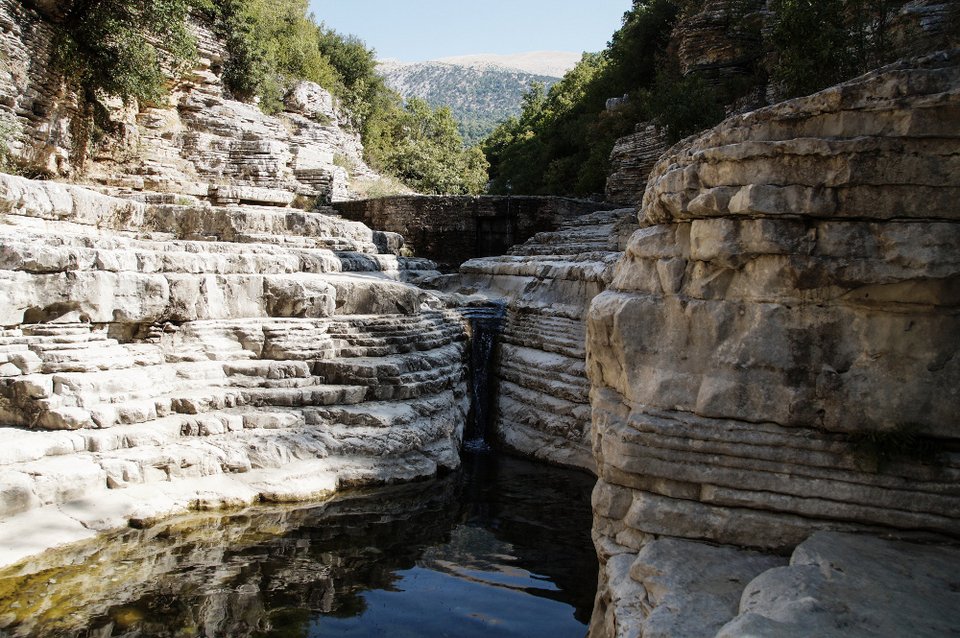 Πάπιγκο, το πέτρινο χωριό -Κουκλίστικο, προσεγμένο μέχρι την τελευταία λεπτομέρεια [εικόνες] | iefimerida.gr 4