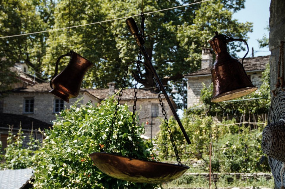 Πάπιγκο, το πέτρινο χωριό -Κουκλίστικο, προσεγμένο μέχρι την τελευταία λεπτομέρεια [εικόνες] | iefimerida.gr 6