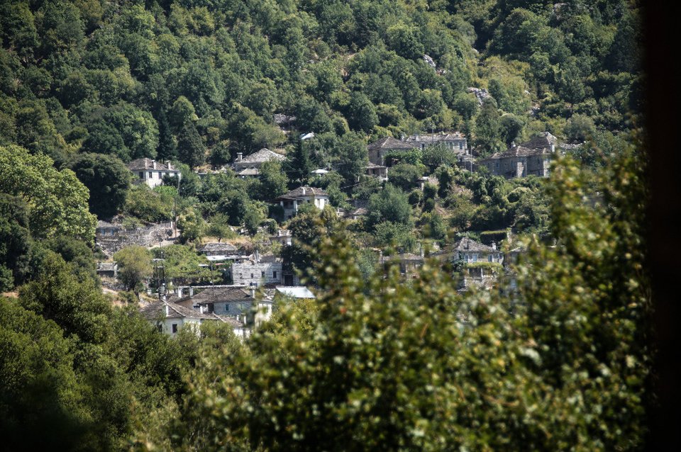 Πάπιγκο, το πέτρινο χωριό -Κουκλίστικο, προσεγμένο μέχρι την τελευταία λεπτομέρεια [εικόνες] | iefimerida.gr 2