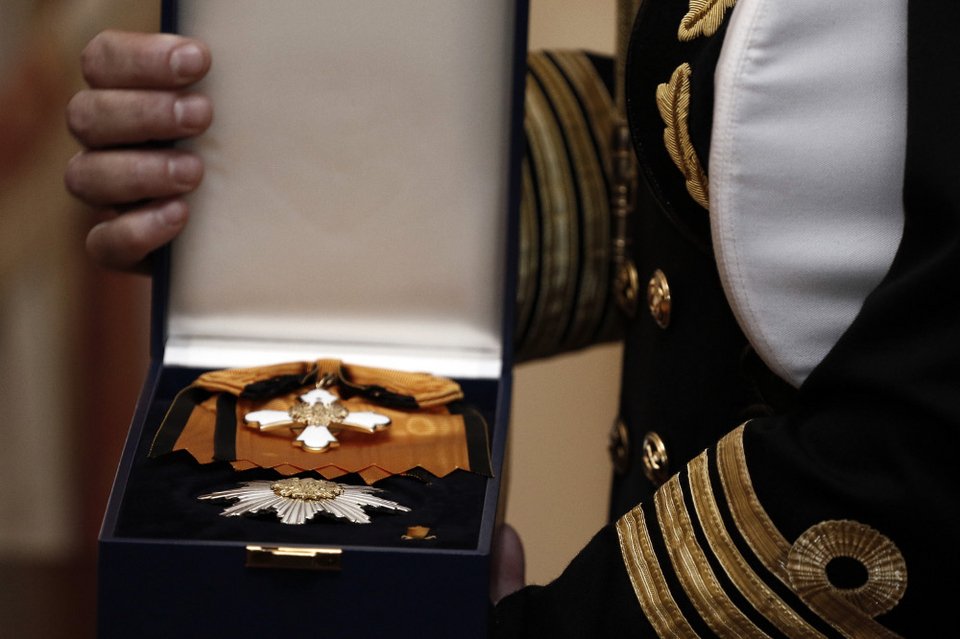 Ο ΠτΔ παρασημοφόρησε τον Φρανς Τίμερμανς -Με τον Μεγαλόσταυρο του Τάγματος του Φοίνικος [εικόνες]  | iefimerida.gr 3