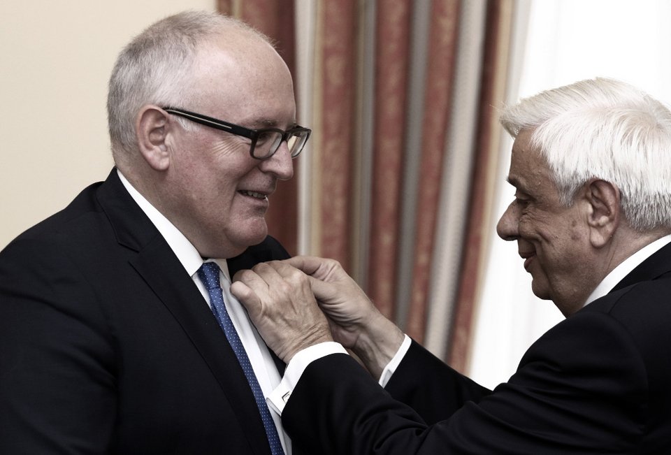 Ο ΠτΔ παρασημοφόρησε τον Φρανς Τίμερμανς -Με τον Μεγαλόσταυρο του Τάγματος του Φοίνικος [εικόνες]  | iefimerida.gr 0