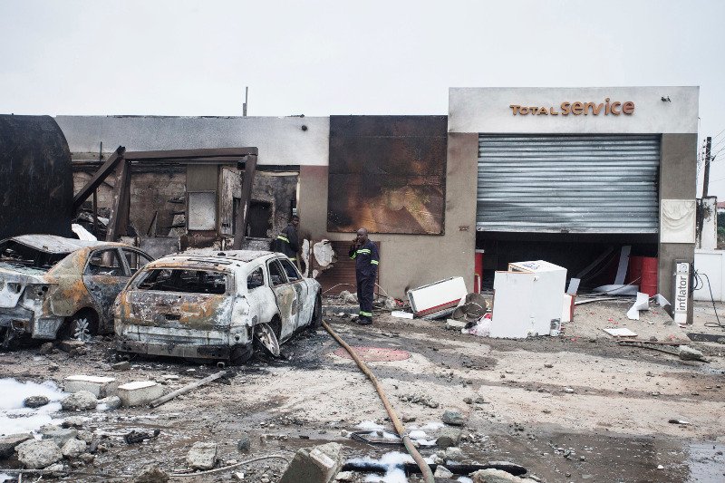 Γκάνα: 6 νεκροί και δεκάδες τραυματίες από τις ισχυρές εκρήξεις σε σταθμό φυσικού αερίου [εικόνες & βίντεο]  | iefimerida.gr 3