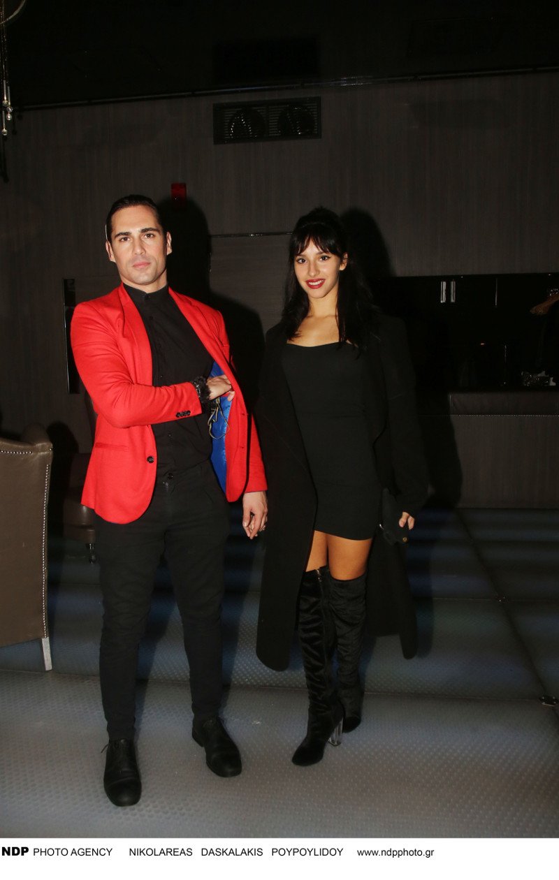 Τα «καυτά» φιλιά του Ανθιμου Ανανιάδη με τη 19χρονη σύντροφό του στα μπουζούκια [εικόνες] | iefimerida.gr 0