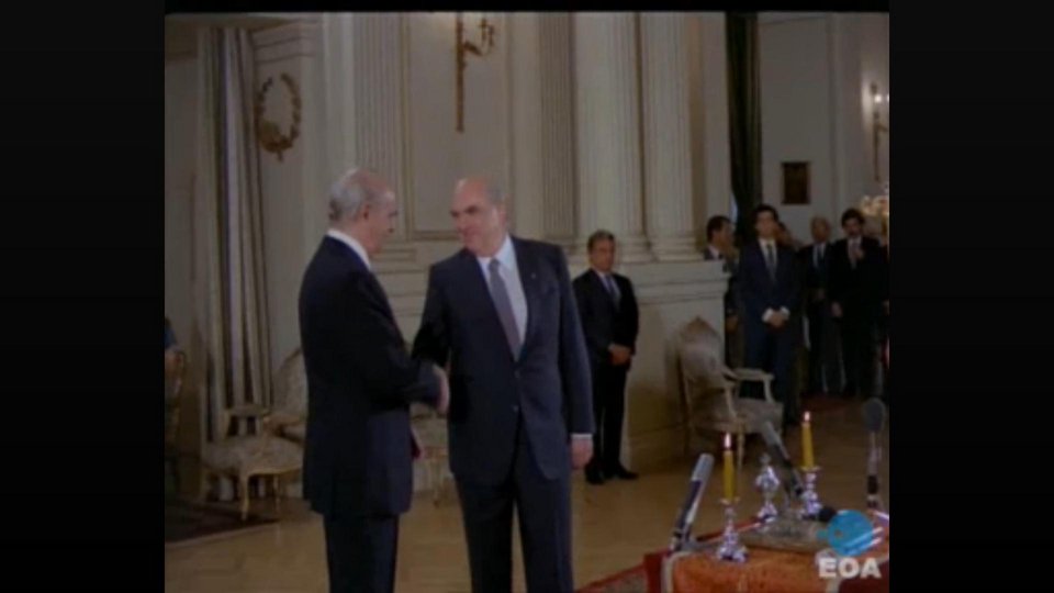 Σαν σήμερα: Η πρώτη κυβέρνηση του Ανδρέα Παπανδρέου -«Στις 18 σοσιαλισμός» [εικόνες & βίντεο] | iefimerida.gr 9