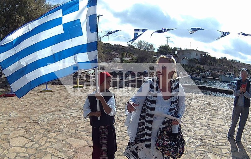 Η πιο μοναχική παρέλαση: Με μόλις έναν μαθητή, στους Αρκιούς [εικόνες] | iefimerida.gr 1