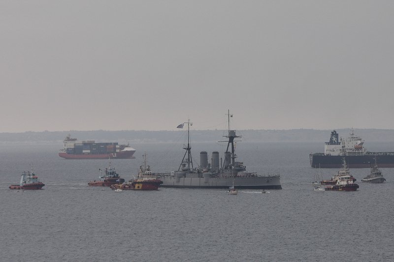 Η υποδοχή του θωρηκτού Αβέρωφ στη Θεσσαλονίκη -Θα παραμείνει εκεί για ένα μήνα [εικόνες & βίντεο] | iefimerida.gr 2