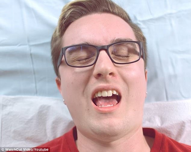 Ο απόλυτος πόνος: Οι εκφράσεις 5 ατόμων που κάνουν αποτρίχωση με κερί στο μπικίνι [βίντεο] | iefimerida.gr 3