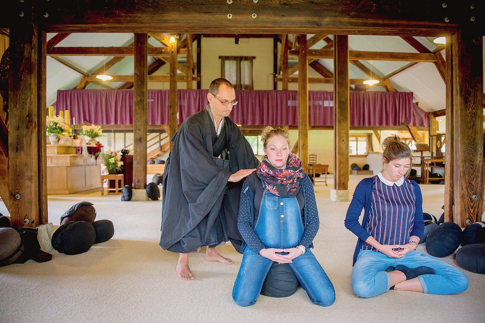 Ολο και περισσότεροι Ευρωπαίοι ασπάζονται τον βουδισμό -Τι ωθεί χιλιάδες άτομα στον διαλογισμό [εικόνες] | iefimerida.gr 5