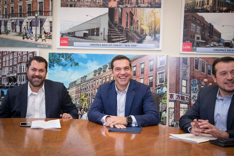 Ο Αλέξης  Τσίπρας στα κινηματογραφικά στούντιο των ομογενών Μιρκόπουλος και Πίσσιος στο Σικάγο [εικόνες] | iefimerida.gr 1