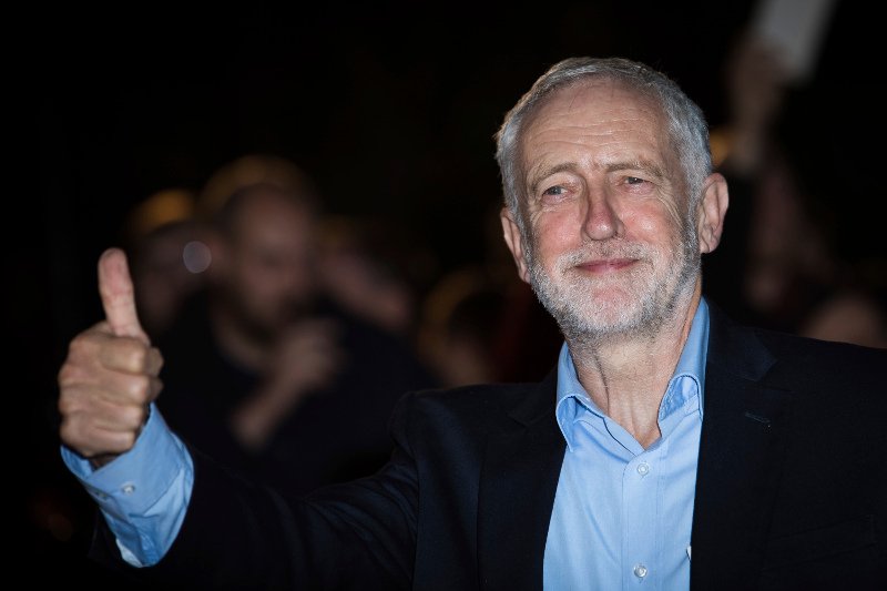 Δημοσκόπηση στη Βρετανία: Οι Εργατικοί πήραν κεφάλι, οι Βρετανοί θέλουν Κόρμπιν για πρωθυπουργό | iefimerida.gr 0