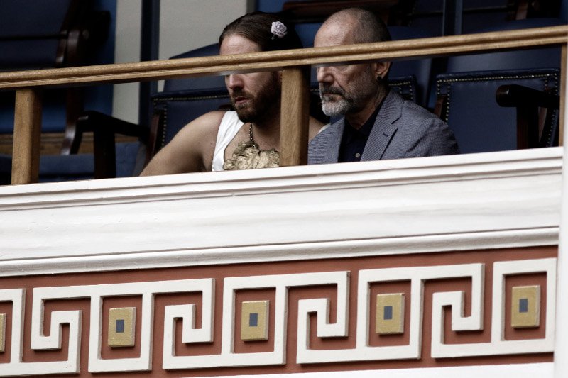 Εκλαψαν από χαρά οι διεμφυλικοί στα θεωρεία της Bουλής όταν ψηφίστηκε η αλλαγή φύλου [εικόνες] | iefimerida.gr 18