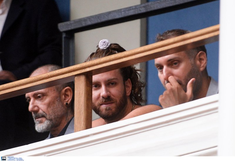 Εκλαψαν από χαρά οι διεμφυλικοί στα θεωρεία της Bουλής όταν ψηφίστηκε η αλλαγή φύλου [εικόνες] | iefimerida.gr 22