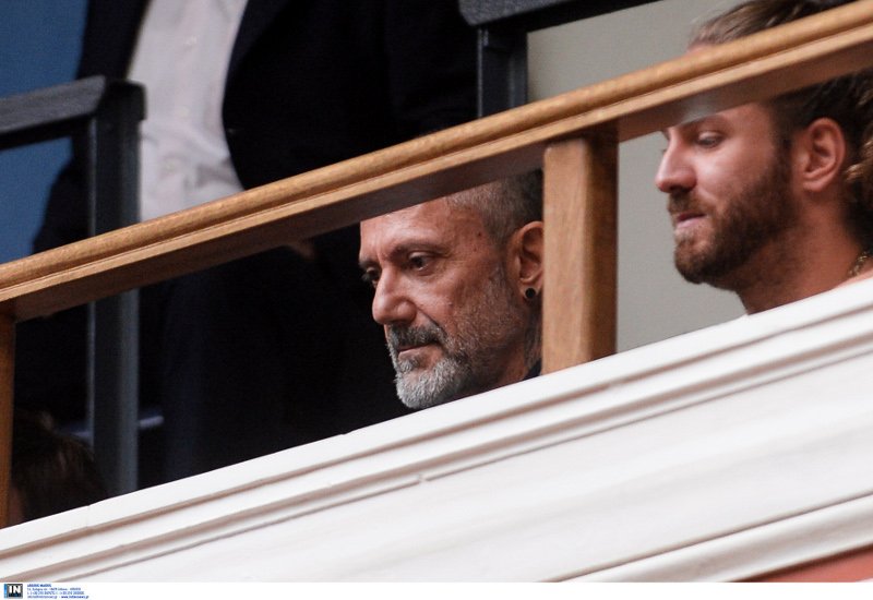 Εκλαψαν από χαρά οι διεμφυλικοί στα θεωρεία της Bουλής όταν ψηφίστηκε η αλλαγή φύλου [εικόνες] | iefimerida.gr 23