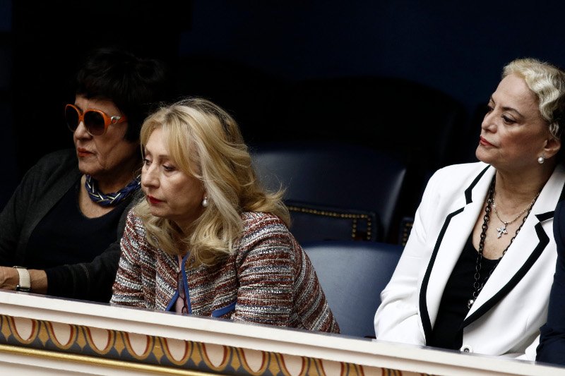 Εκλαψαν από χαρά οι διεμφυλικοί στα θεωρεία της Bουλής όταν ψηφίστηκε η αλλαγή φύλου [εικόνες] | iefimerida.gr 14