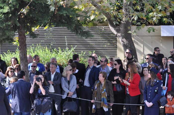 Ο Μητσοτάκης στην παρέλαση του σχολείου της κόρης του [εικόνες] | iefimerida.gr 3