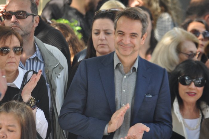 Ο Μητσοτάκης στην παρέλαση του σχολείου της κόρης του [εικόνες] | iefimerida.gr 5