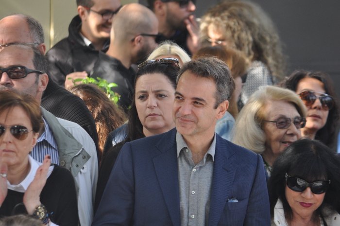 Ο Μητσοτάκης στην παρέλαση του σχολείου της κόρης του [εικόνες] | iefimerida.gr 6