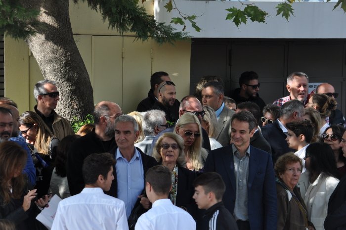 Ο Μητσοτάκης στην παρέλαση του σχολείου της κόρης του [εικόνες] | iefimerida.gr 7