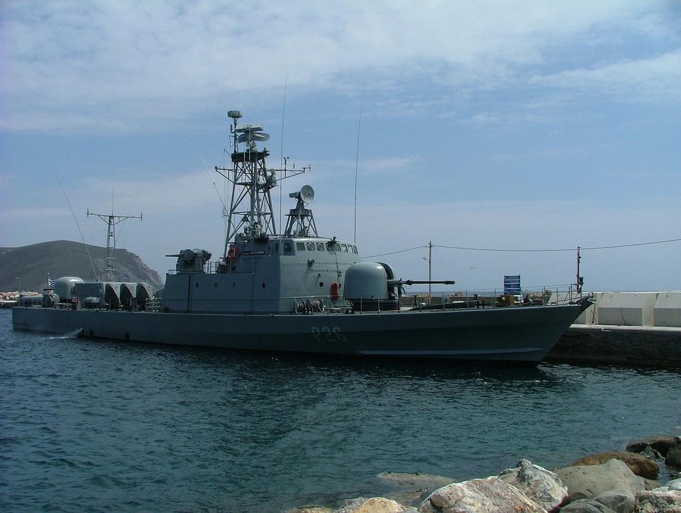 Πολεμικά πλοία στον Πειραιά -Φρεγάτα, πυραυλάκατος και υποβρύχιο περιμένουν τους πολίτες [εικόνες] | iefimerida.gr 1